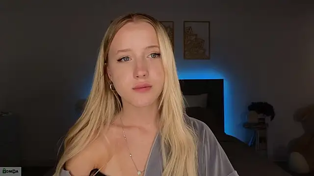 Snapshot of adele_armass chatting on 03/15/26, 08:59 adele armass online show from 03/15/26, 08:59