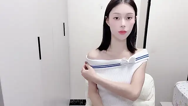 yuyu-33 online show from 10/30/25, 01:51