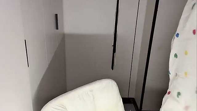 Snapshot of yuyu-33 chatting on 11/10/25, 12:42 yuyu-33 online show from 11/10/25, 12:42