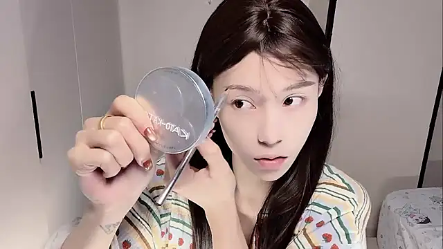 yuyu-33 online show from 11/27/25, 06:04