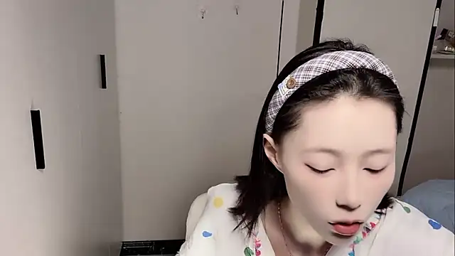 yuyu-33 online show from 02/02/26, 01:15