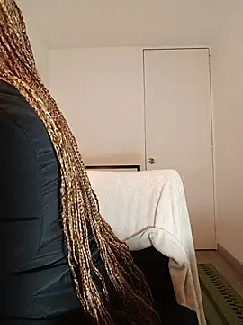 EvonyFoxxx online show from 02/05/26, 12:04