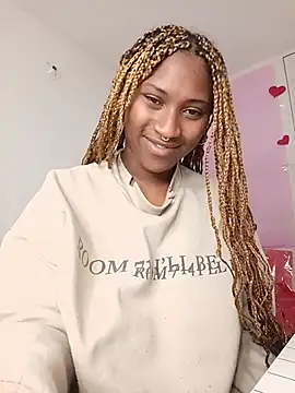 EvonyFoxxx online show from 05/25/26, 04:40