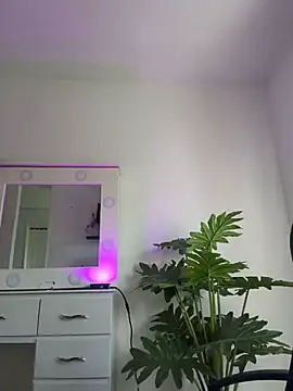 Snapshot of BabyLauritaa chatting on 07/18/26, 08:01 BabyLauritaa online show from 07/18/26, 08:01