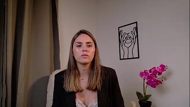 VictoriaNova  online show from 02/03/26, 10:04