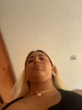 Elina Hills online show from 01/16/26, 05:28