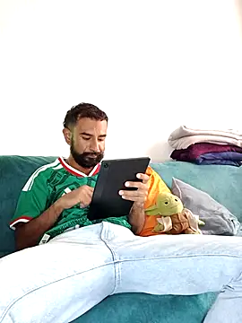 Snapshot of Barbanegra91mx chatting on 06/16/26, 08:22 Barbanegra91mx online show from 06/16/26, 08:22