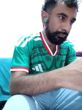 Snapshot of Barbanegra91mx chatting on 06/18/26, 01:06 Barbanegra91mx online show from 06/18/26, 01:06