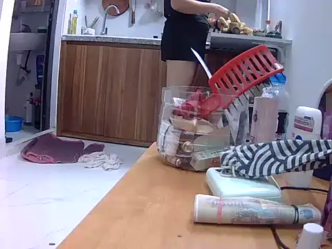 Snapshot of Drizzle-Rian chatting on 11/19/25, 03:28 Drizzle-Rian online show from 11/19/25, 03:28