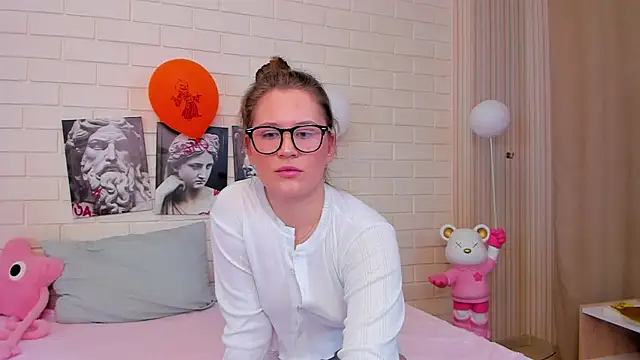 Tinky kinky online show from 11/16/25, 11:38