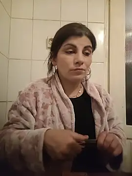 Snapshot of SoniaDumont chatting on 11/22/25, 03:33 SoniaDumont online show from 11/22/25, 03:33