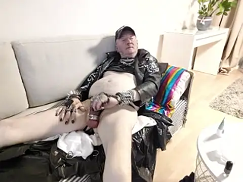 Snapshot of NahkaSami chatting on 01/14/26, 09:31 NahkaSami online show from 01/14/26, 09:31