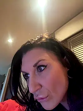 Snapshot of Holyplastic chatting on 11/15/25, 01:36 Holyplastic online show from 11/15/25, 01:36