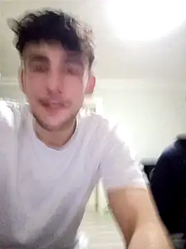 yasinesra757  online show from 04/12/26, 04:01