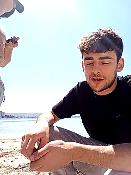 yasinesra757  online show from 04/19/26, 08:46