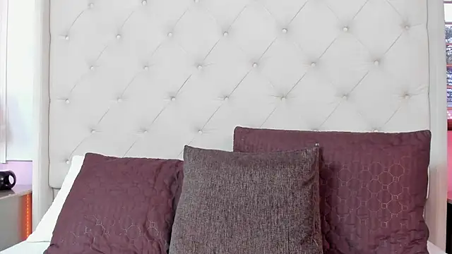 scarlett leblanc  online show from 04/07/26, 11:54