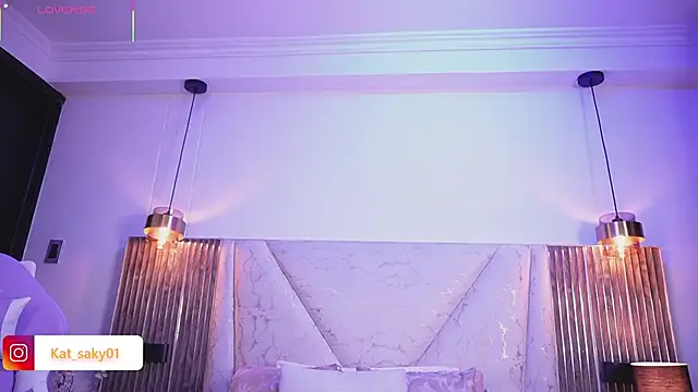 Kat Saky online show from 04/21/26, 12:45