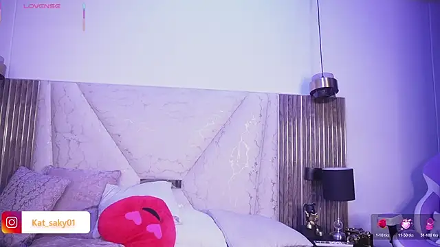 Kat Saky online show from 04/22/26, 11:28