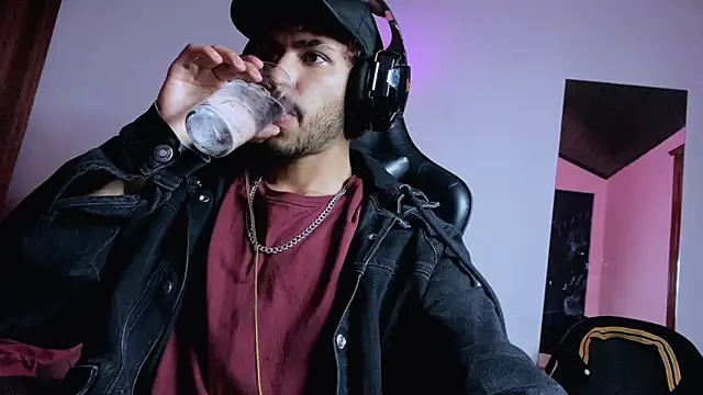 3v1l online show from 11/08/25, 04:12