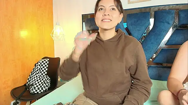 Zoe And Dylan  online show from 02/09/26, 12:42