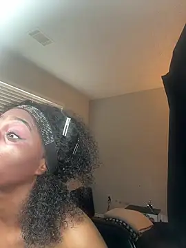 MadameMuse online show from 03/19/26, 03:49