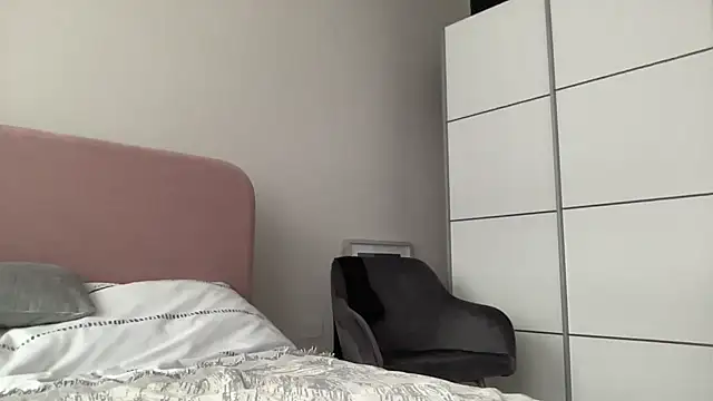 Snapshot of HotLdyllic chatting on 11/05/25, 01:33 HotLdyllic online show from 11/05/25, 01:33