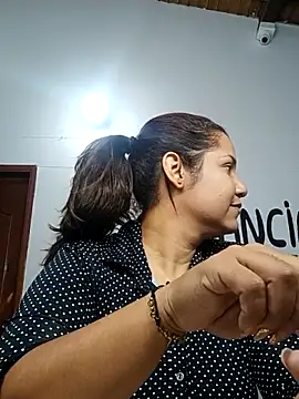 Samaraa Lee online show from 11/18/25, 11:36