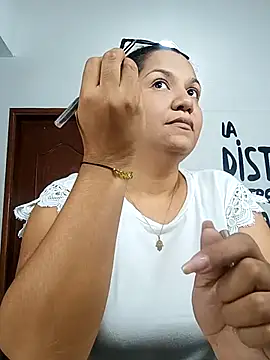 Samaraa Lee online show from 11/24/25, 11:43