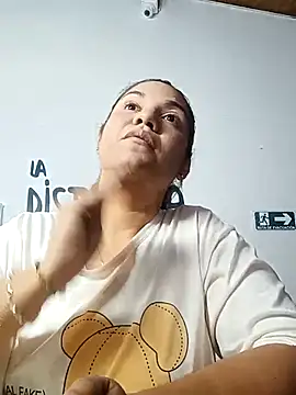 Samaraa Lee online show from 12/17/25, 06:41