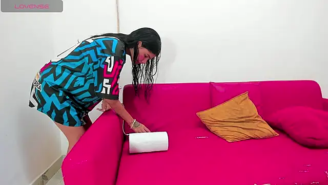 Snapshot of destruction_group_69 chatting on 12/01/25, 10:48 destruction group 69 online show from 12/01/25, 10:48