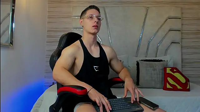 MAXTHOMSON online show from 11/28/25, 03:42