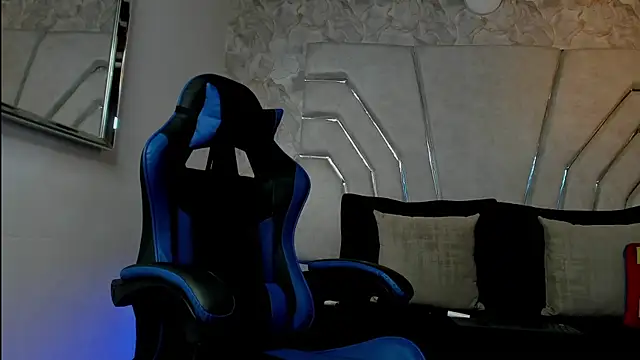 MAXTHOMSON online show from 04/25/26, 12:35