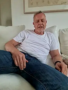 Dennislover007 online show from 11/14/25, 12:59