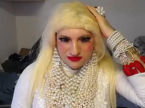 VanesaCrossic online show from 12/19/25, 09:27