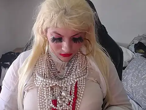 VanesaCrossic online show from 04/09/26, 08:09