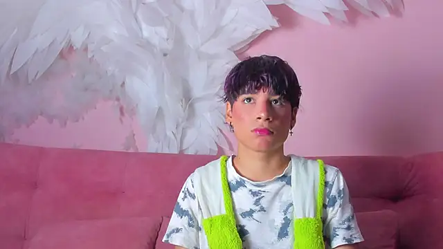 Leo Glow online show from 02/06/26, 01:14