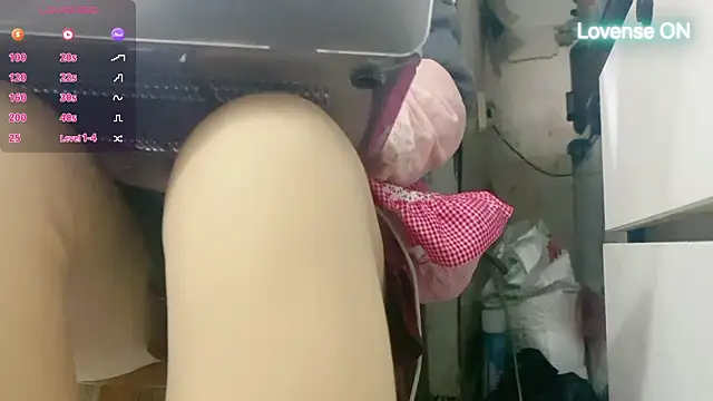 0xiaosu0 online show from 11/18/25, 07:13