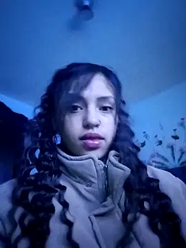 BellaChiquis  online show from 12/21/25, 07:48