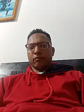 Snapshot of Tonny_Belt chatting on 10/31/25, 05:30 Tonny Belt online show from 10/31/25, 05:30