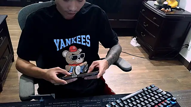  lulu9999  online show from 12/16/25, 03:17