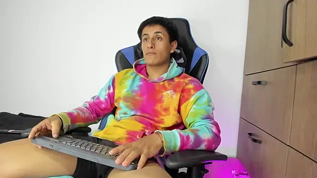 dorman boy online show from 11/17/25, 11:43