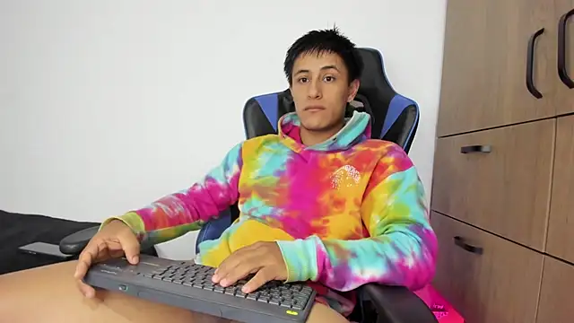 dorman boy online show from 11/23/25, 08:25