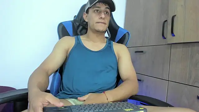 dorman boy online show from 12/23/25, 03:48