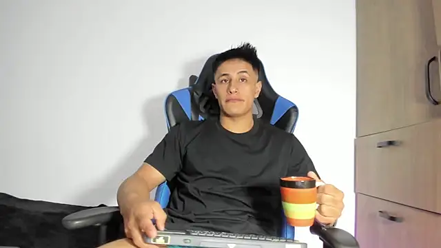 dorman boy online show from 02/02/26, 04:33