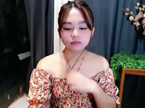 lustfullakim online show from 04/19/26, 02:27