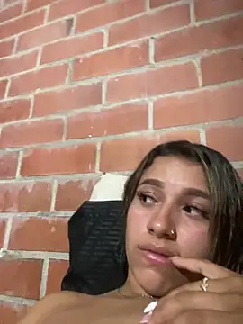 liahot69 online show from 04/18/26, 04:49