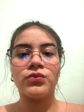 Snapshot of Sell0707 chatting on 12/16/25, 10:37 Sell0707 online show from 12/16/25, 10:37