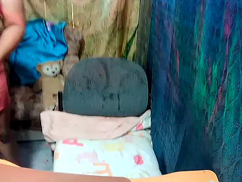 yumi-meya online show from 01/15/26, 12:37