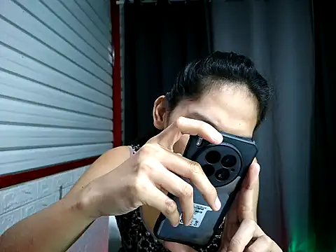 xwildflowerx online show from 11/19/25, 02:17