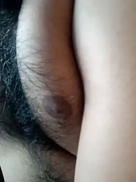 bearslove143 online show from 11/08/25, 06:07